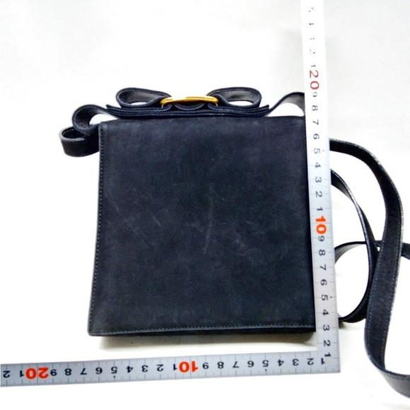 Salvatore Ferragamo Black Vara Bow Crossbody Bag EUC - Picture 3 of 15
